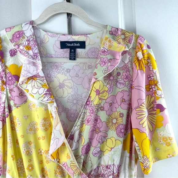 NWT ModCloth Marvelous Flower Medley Surplice Dress Size Medium Elastic Waist - Picture 8 of 8